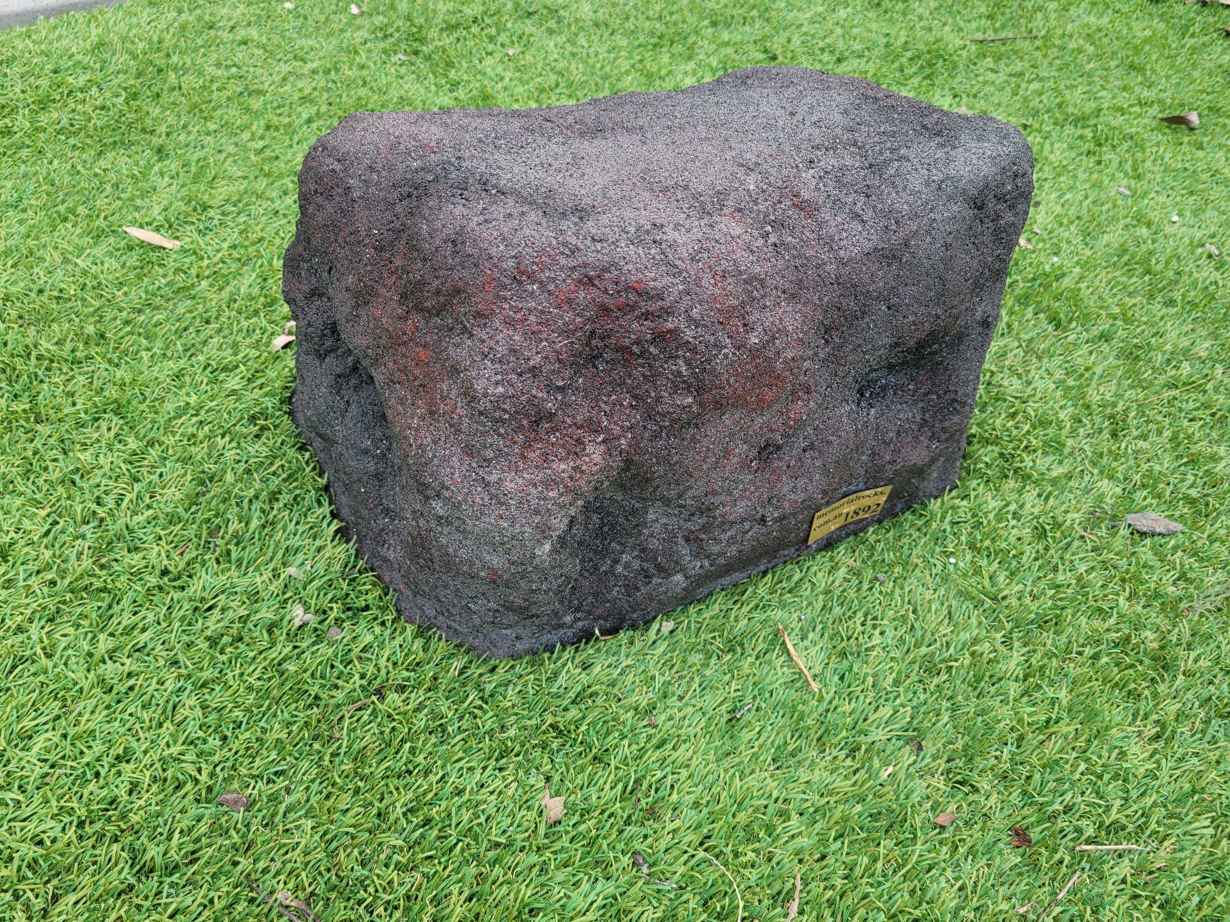 Memorial Rock Urn 1892 Regular Black