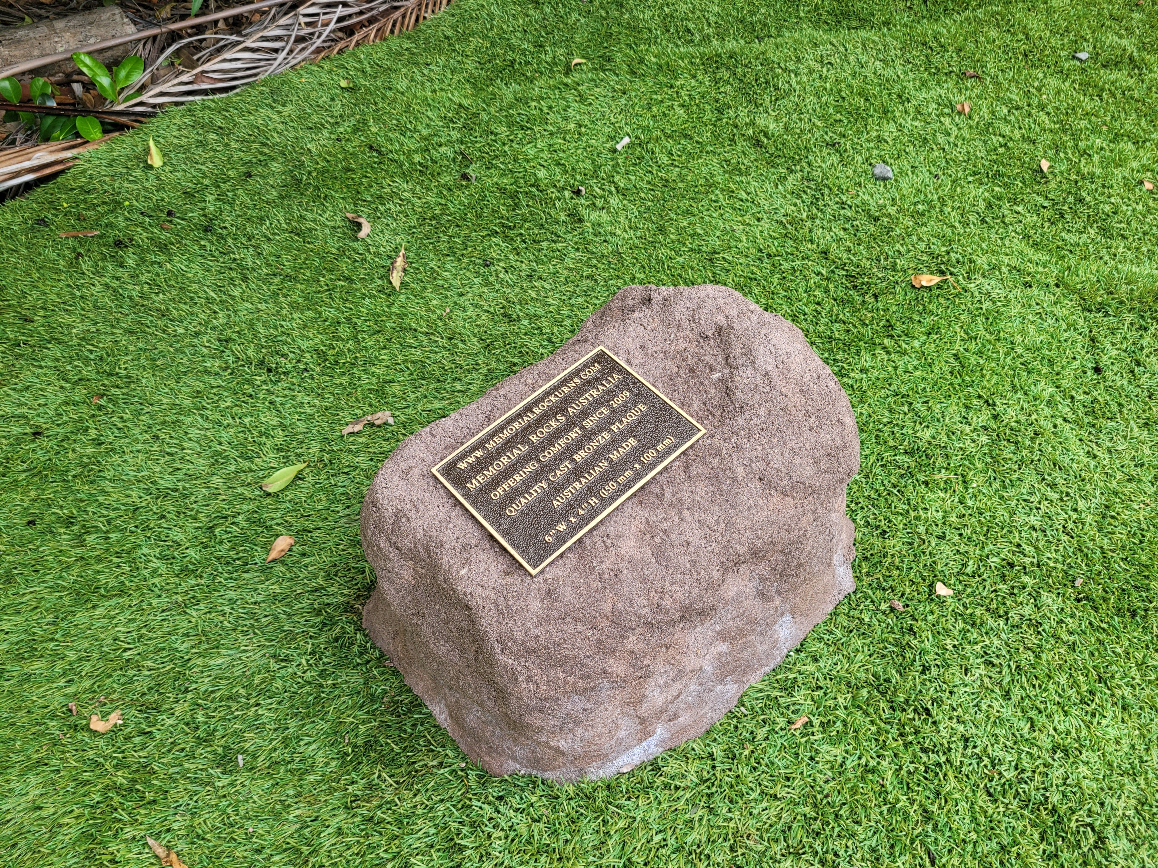 Memorial Rock Urn 2047 Regular Brown
