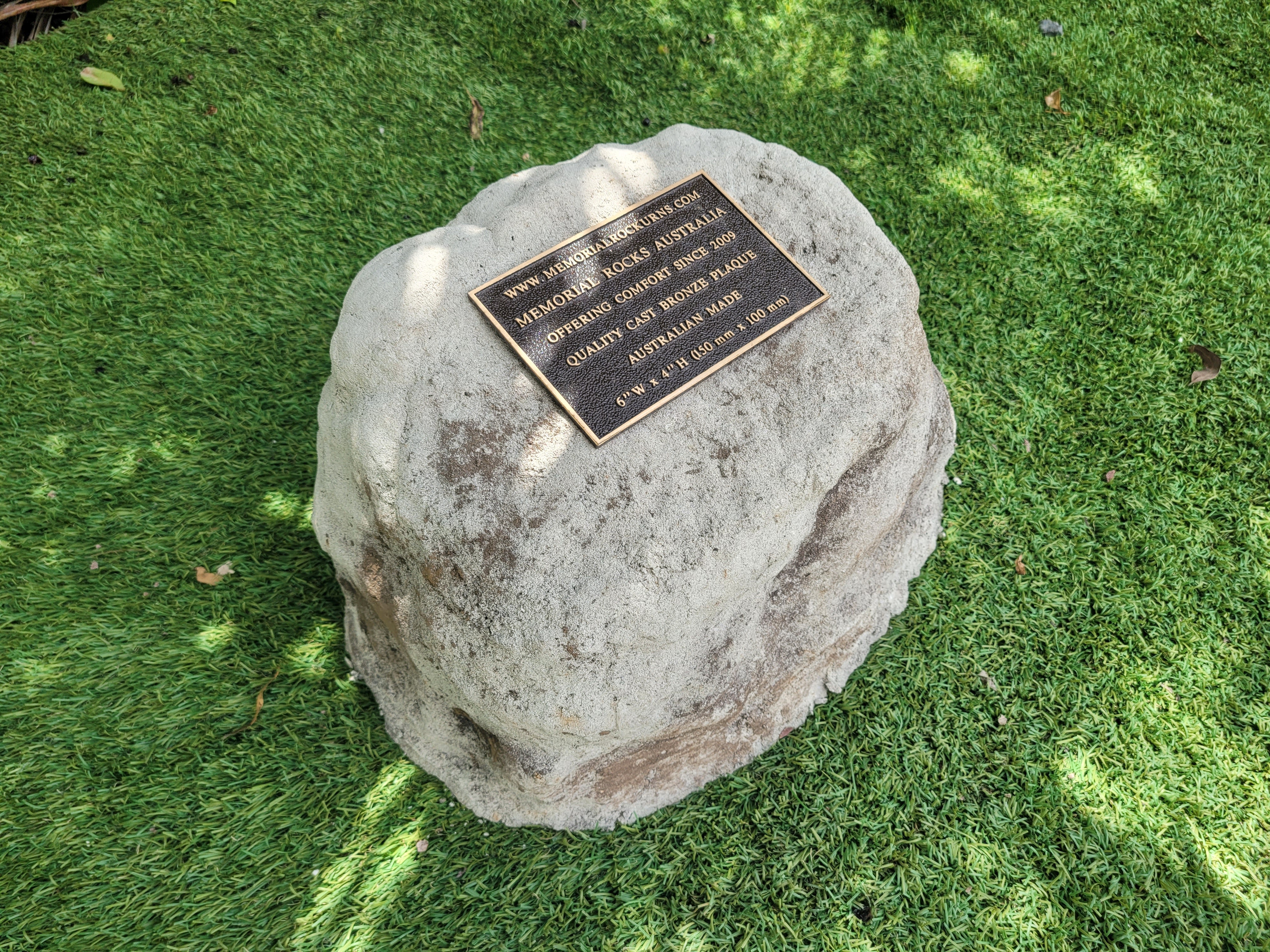 Memorial Rock Urn 2057 Medium Natural Riversand