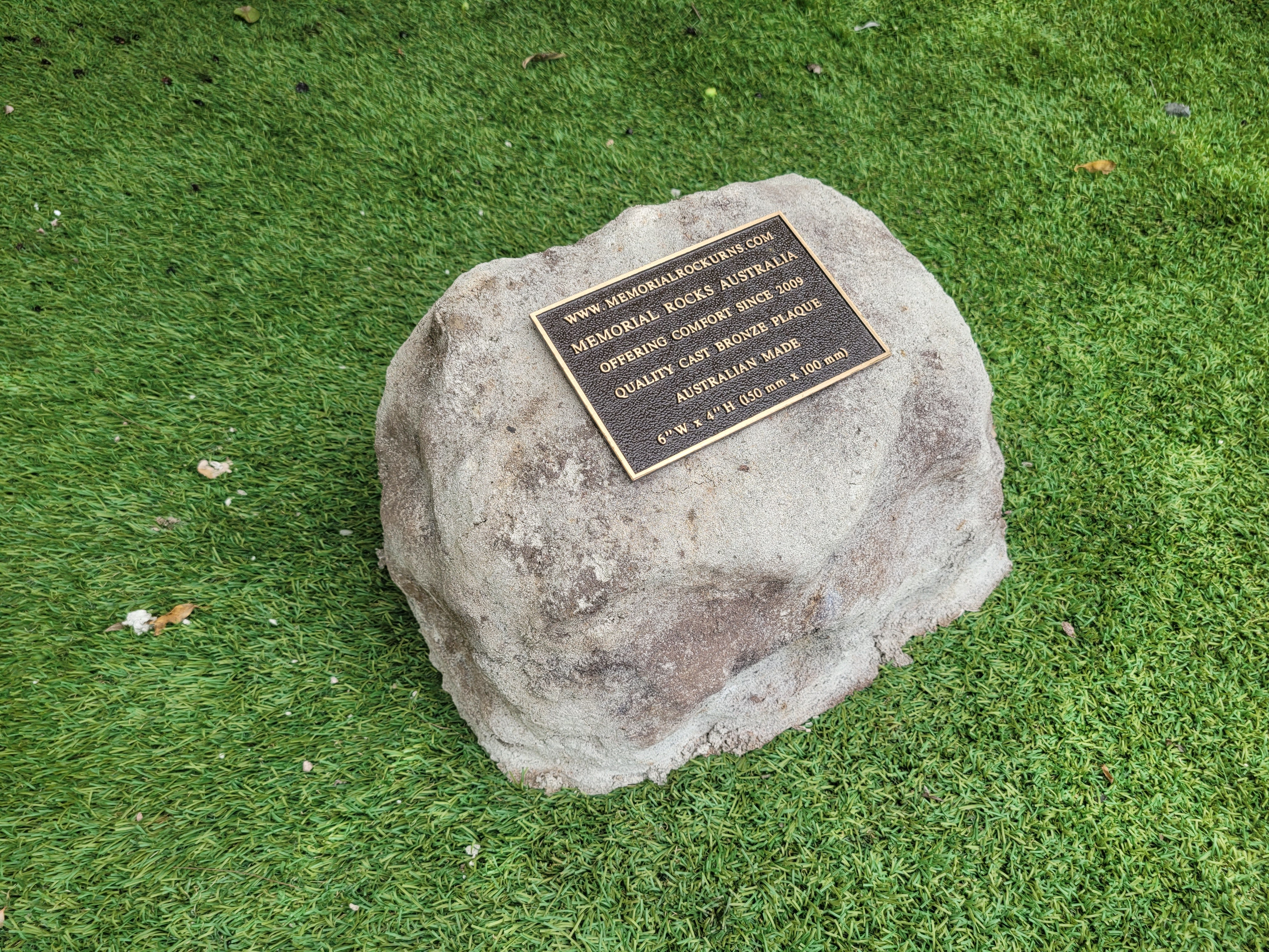 Memorial Rock Urn 2060 Regular Natural Riversand